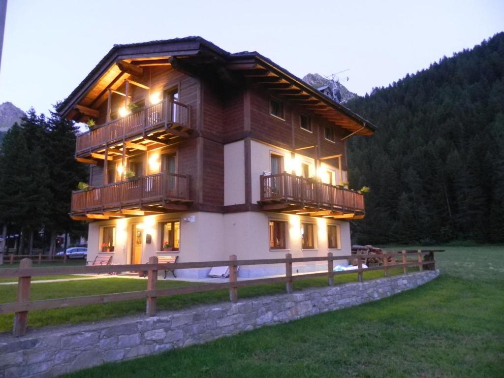 Villa Americana Chambres D'Hotes * Champoluc